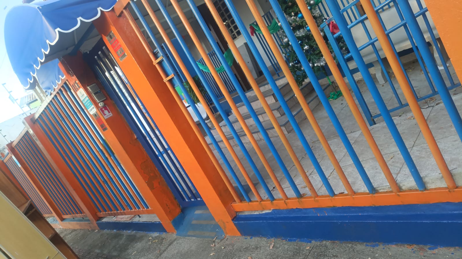 Frente da escola